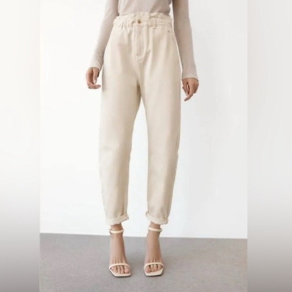Zara Size 0 Baggy Paperbag Jeans in Ecru / Cream Elastic Waist Denim - Picture 3 of 16
